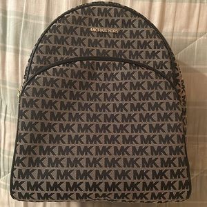Michael Kors Bookbag “Abbey”